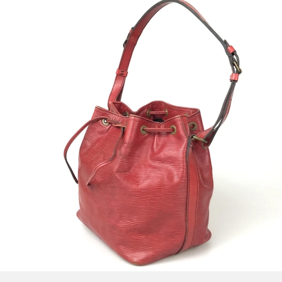 Authentic Louis Vuitton Epi Noe - Picture 3 of 11